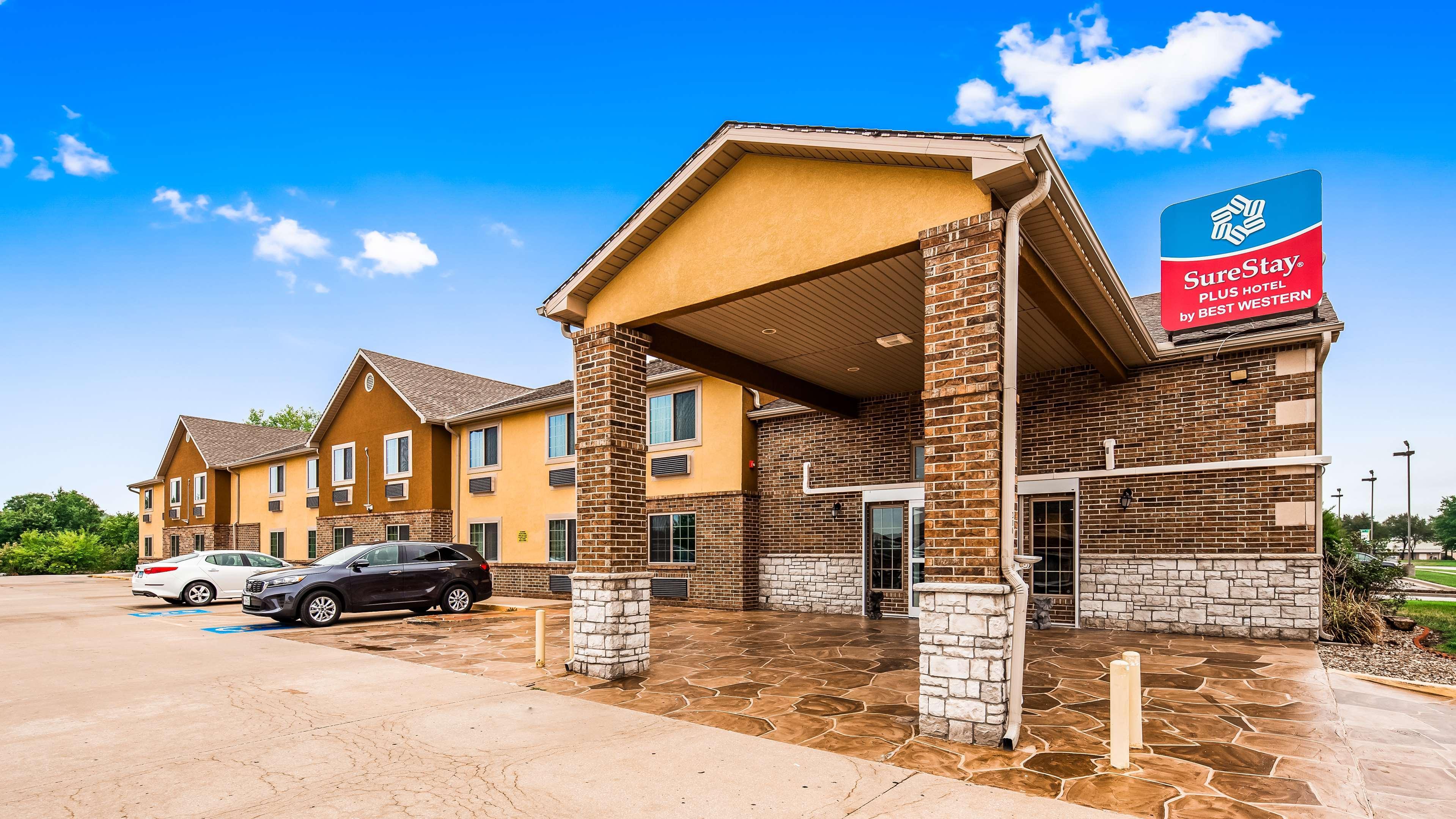Surestay Plus Hotel By Best Western Kearney Экстерьер фото