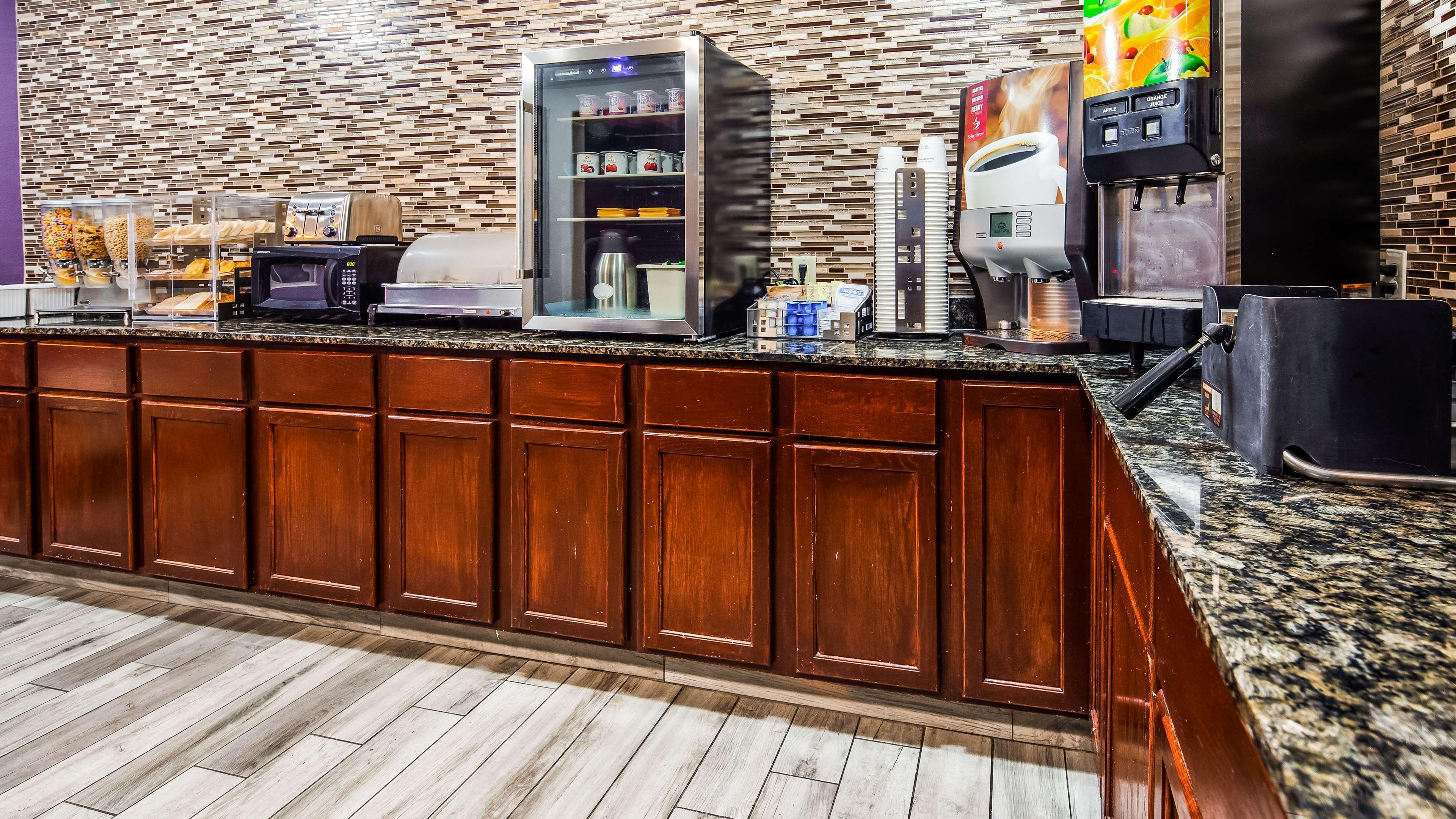 Surestay Plus Hotel By Best Western Kearney Экстерьер фото