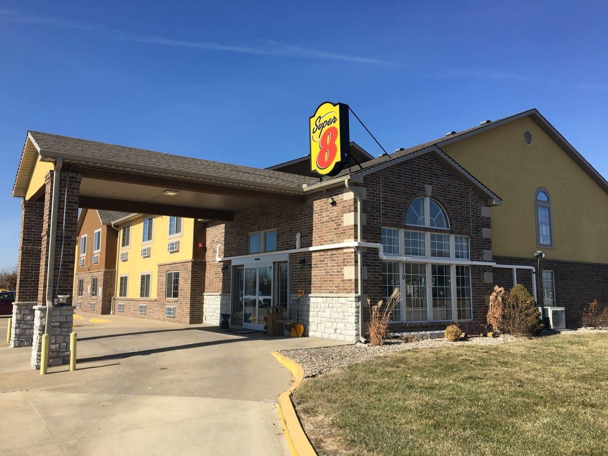 Surestay Plus Hotel By Best Western Kearney Экстерьер фото